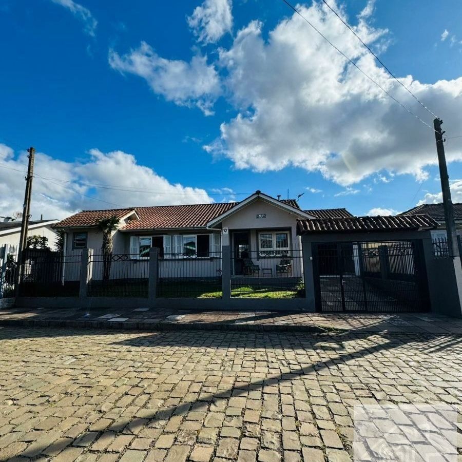 {{layout.imobiliaria.imb_razaosocial}}