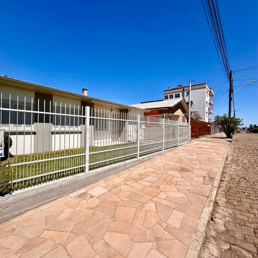 {{layout.imobiliaria.imb_razaosocial}}