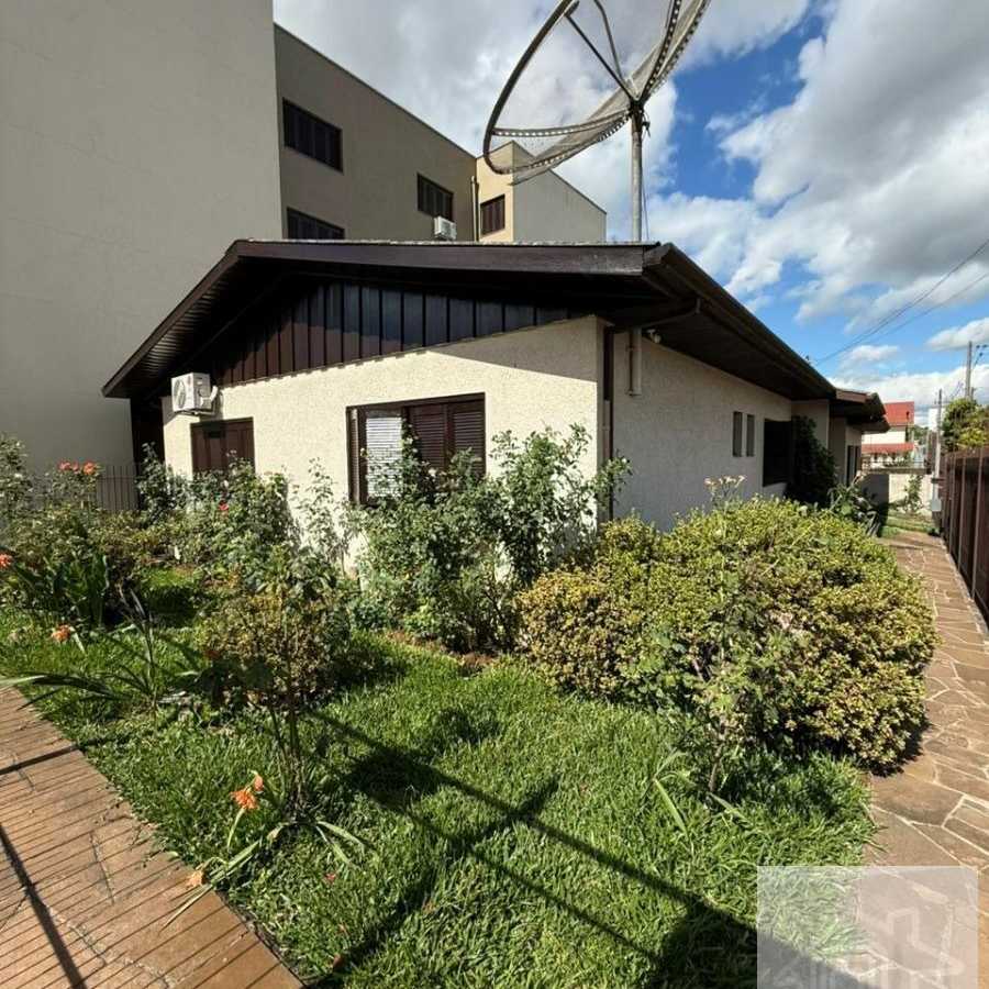 {{layout.imobiliaria.imb_razaosocial}}