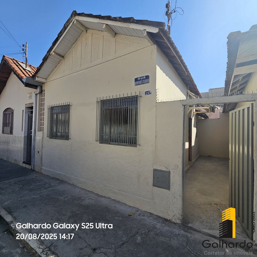{{layout.imobiliaria.imb_razaosocial}}