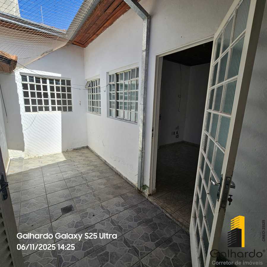 {{layout.imobiliaria.imb_razaosocial}}