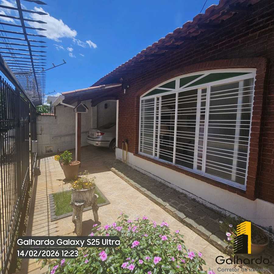 {{layout.imobiliaria.imb_razaosocial}}