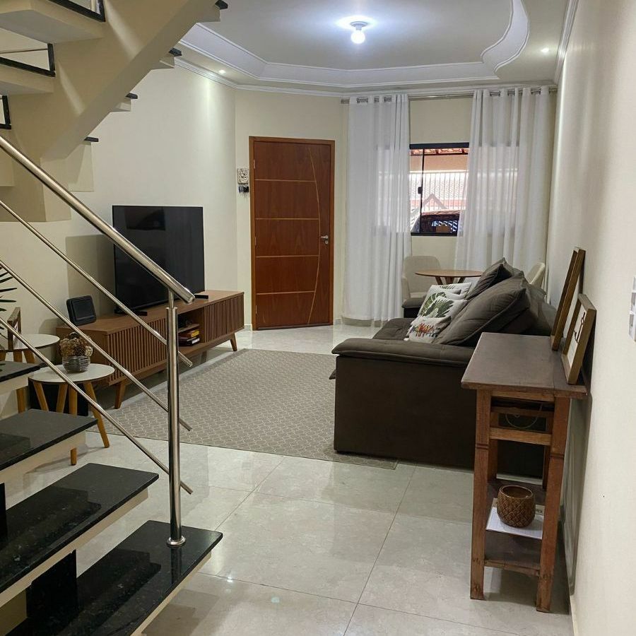 {{layout.imobiliaria.imb_razaosocial}}
