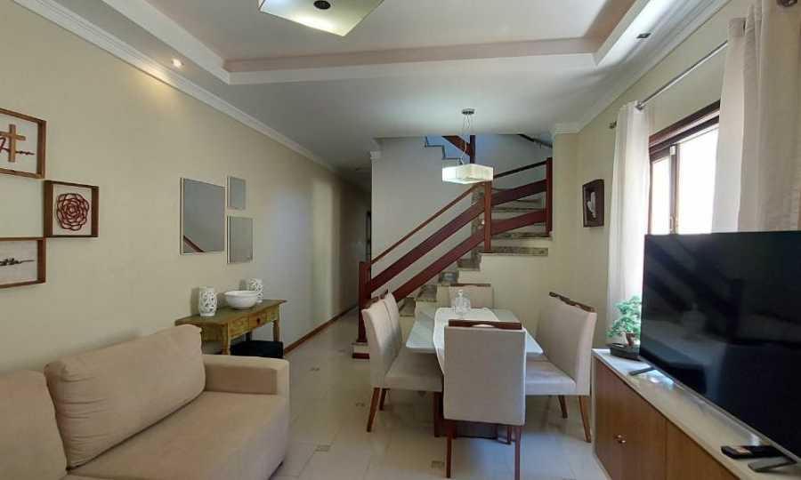 {{layout.imobiliaria.imb_razaosocial}}