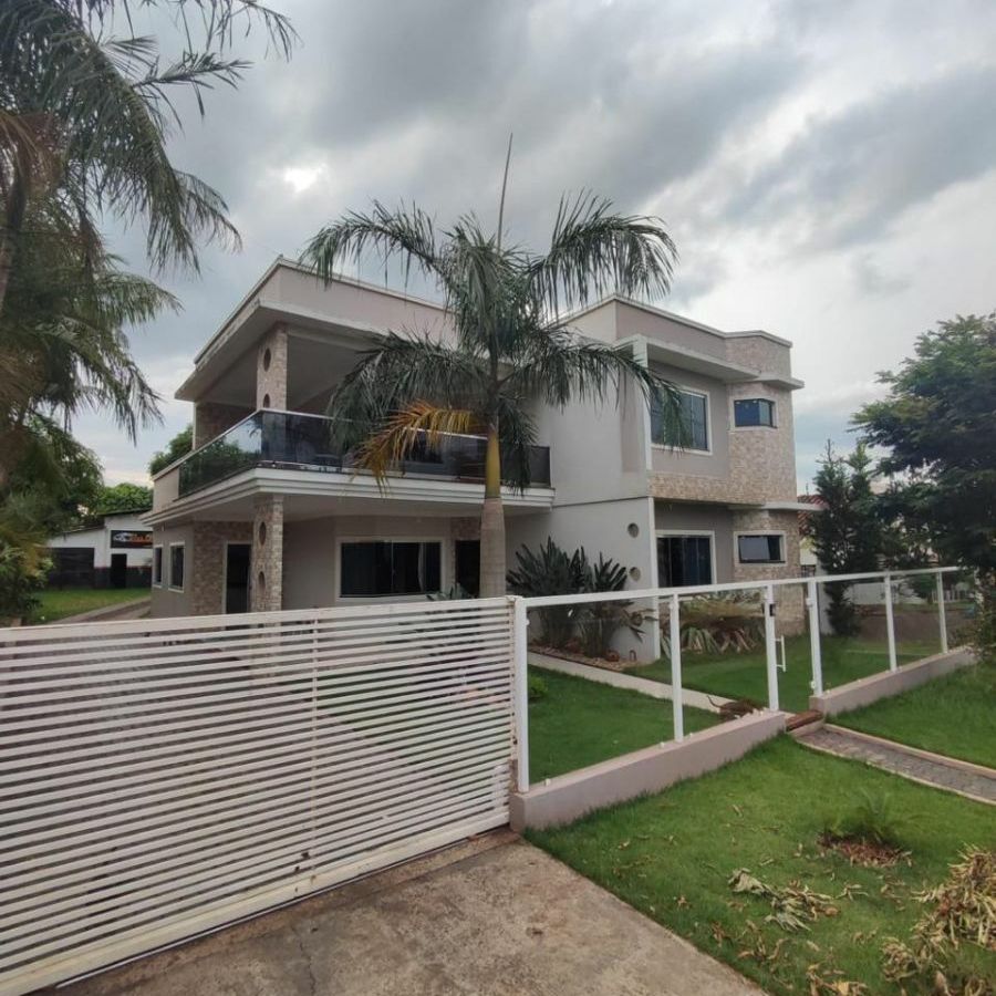 {{layout.imobiliaria.imb_razaosocial}}