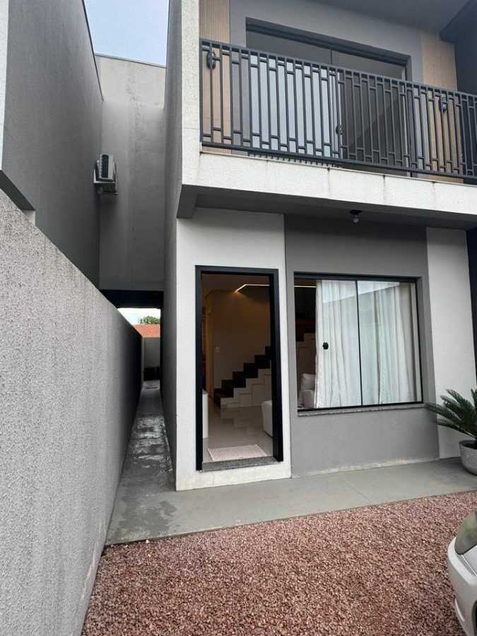 {{layout.imobiliaria.imb_razaosocial}}