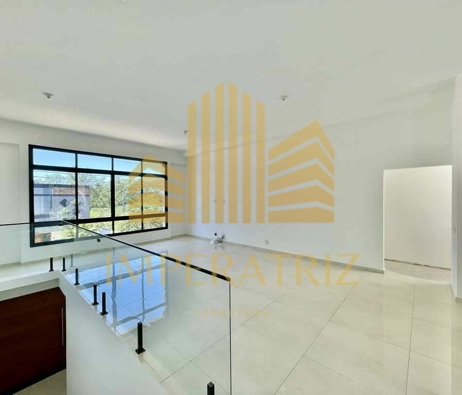 {{layout.imobiliaria.imb_razaosocial}}