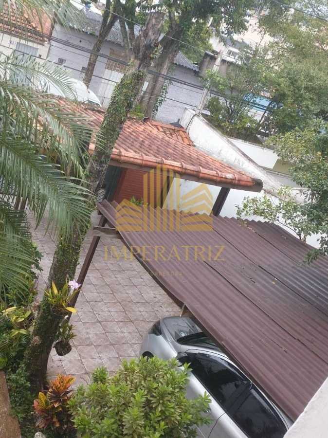 {{layout.imobiliaria.imb_razaosocial}}