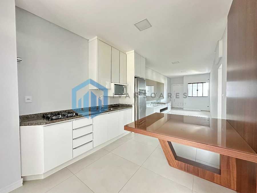 {{layout.imobiliaria.imb_razaosocial}}
