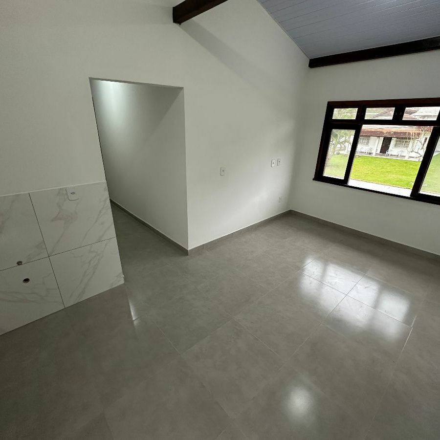 {{layout.imobiliaria.imb_razaosocial}}