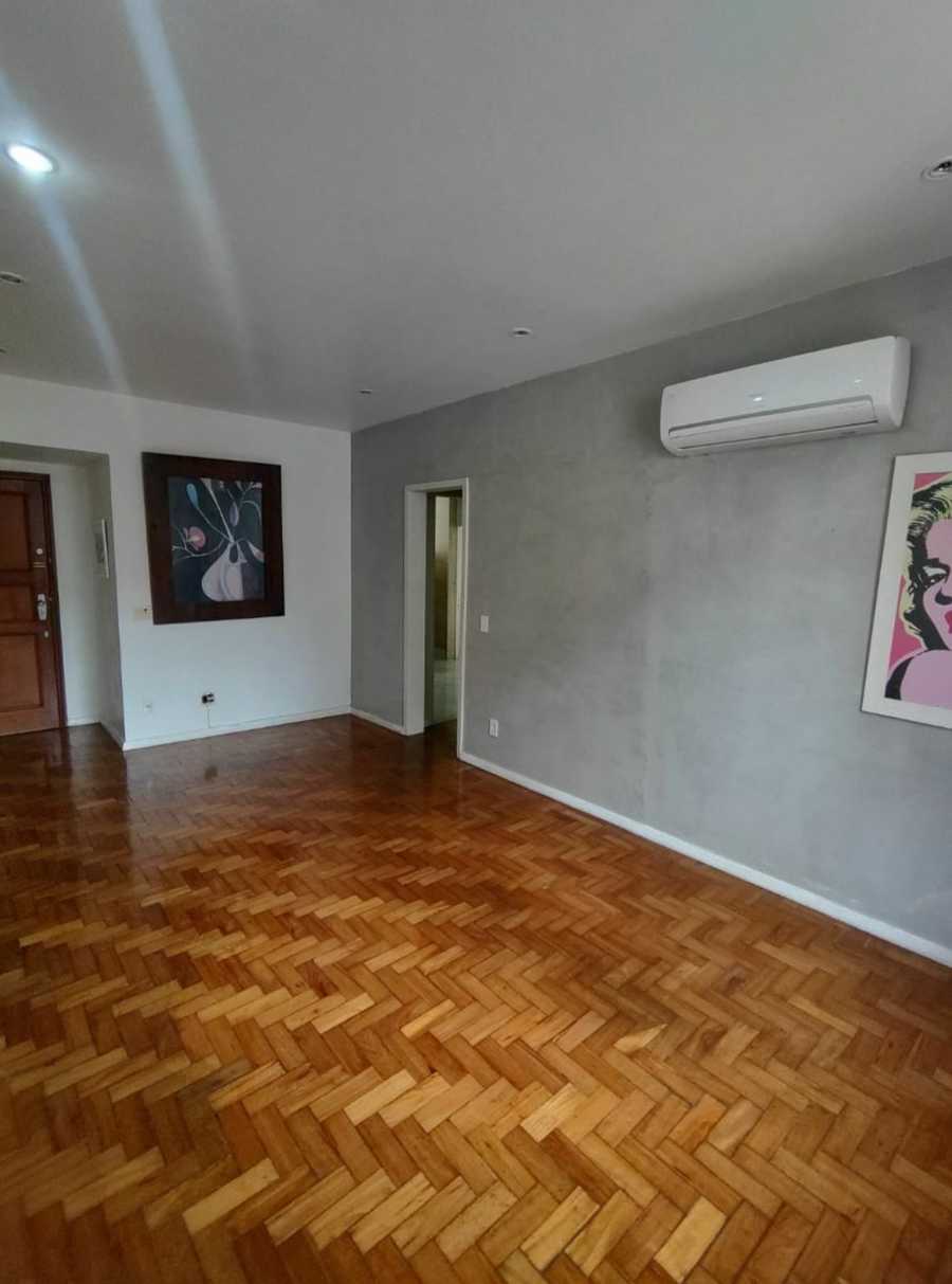 {{layout.imobiliaria.imb_razaosocial}}