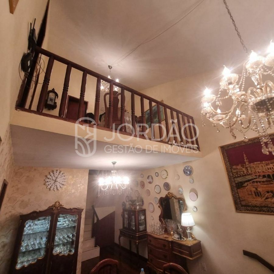 {{layout.imobiliaria.imb_razaosocial}}
