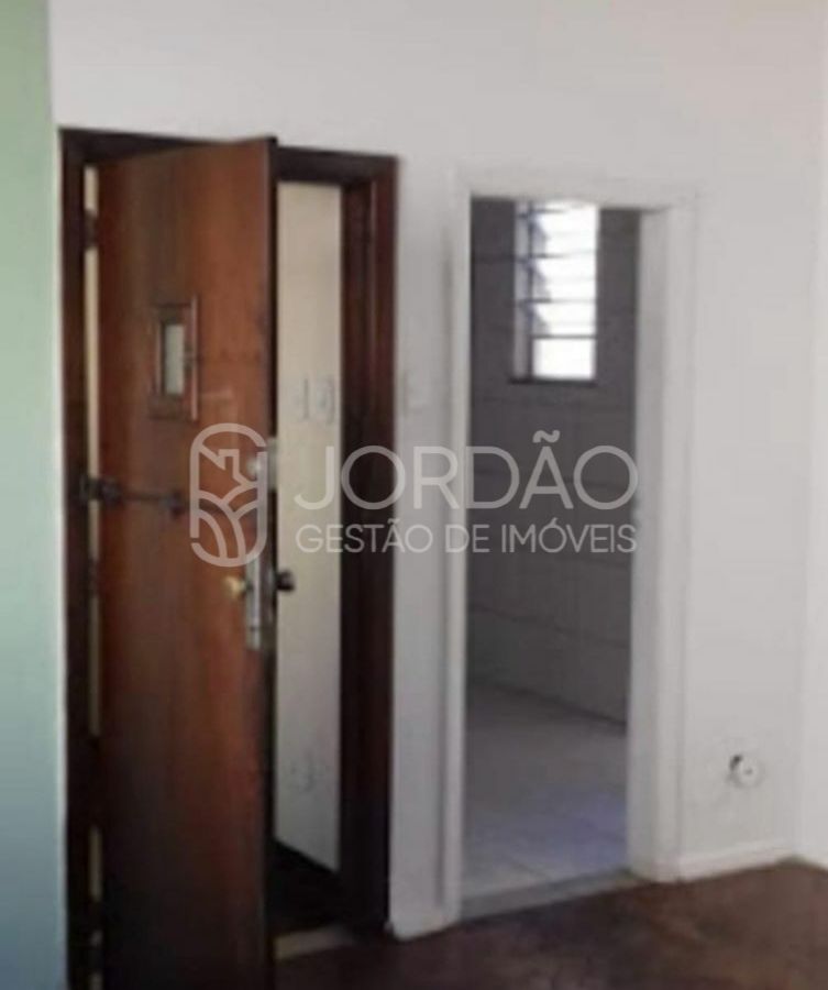 {{layout.imobiliaria.imb_razaosocial}}