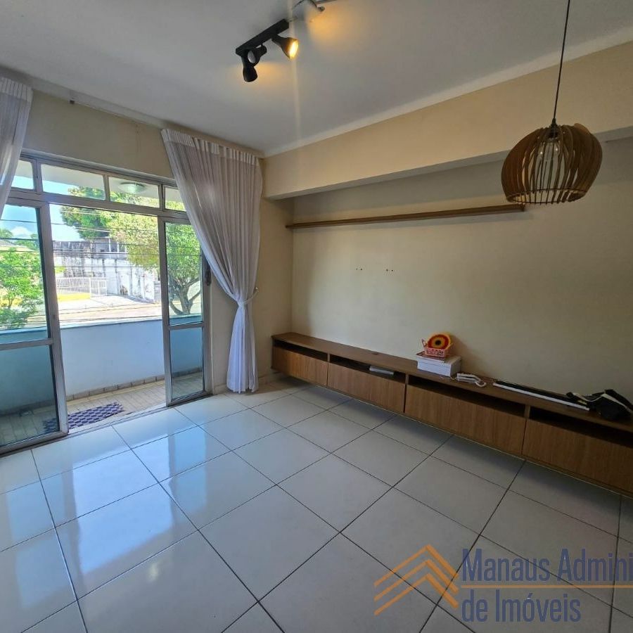 {{layout.imobiliaria.imb_razaosocial}}
