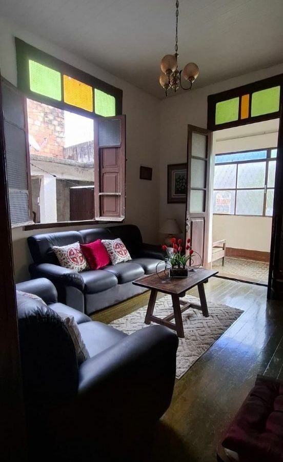 {{layout.imobiliaria.imb_razaosocial}}