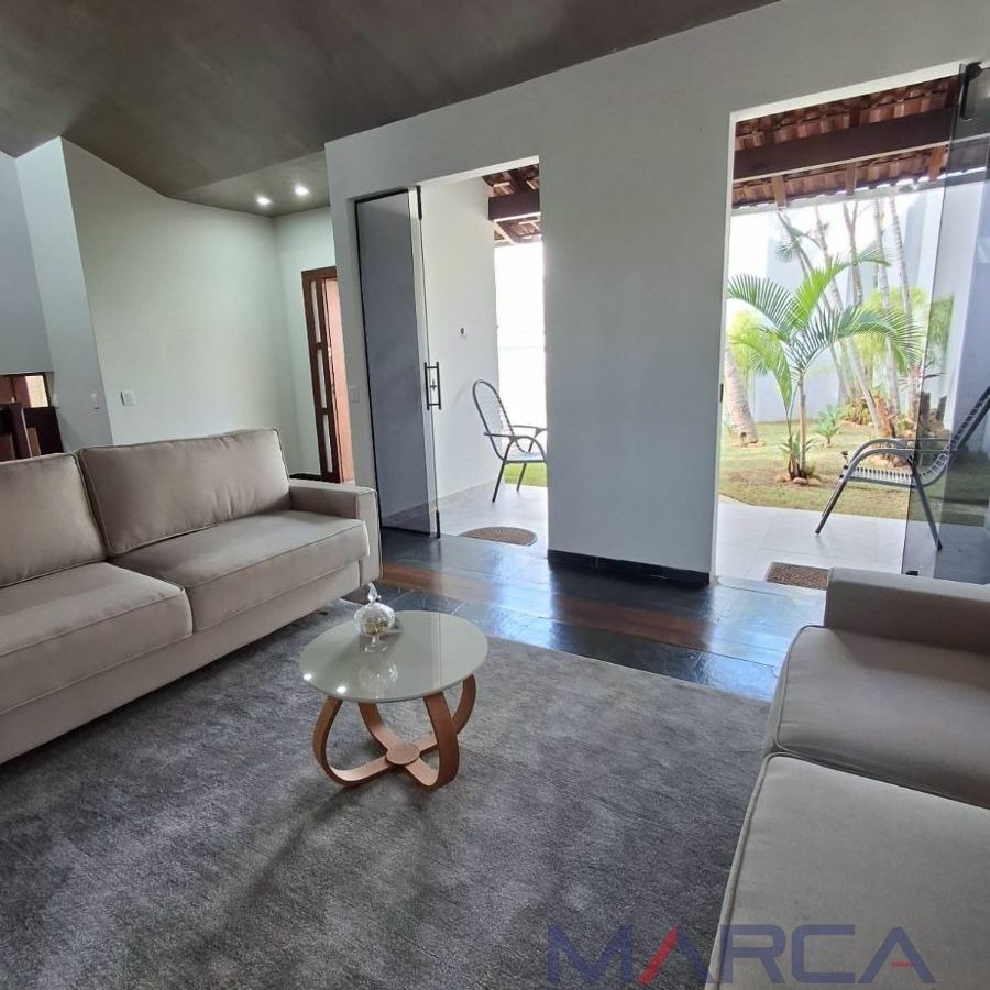 {{layout.imobiliaria.imb_razaosocial}}