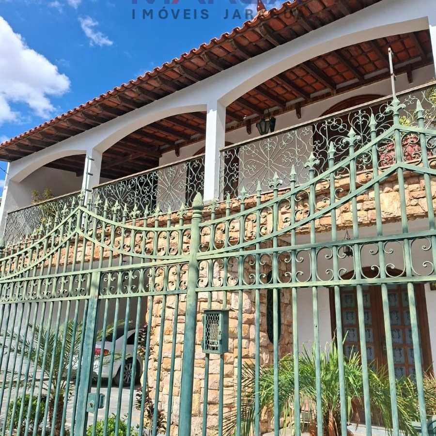 {{layout.imobiliaria.imb_razaosocial}}