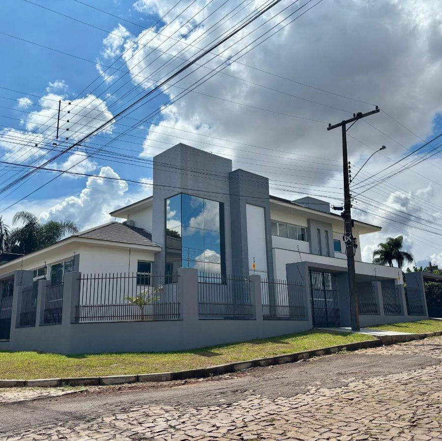 {{layout.imobiliaria.imb_razaosocial}}