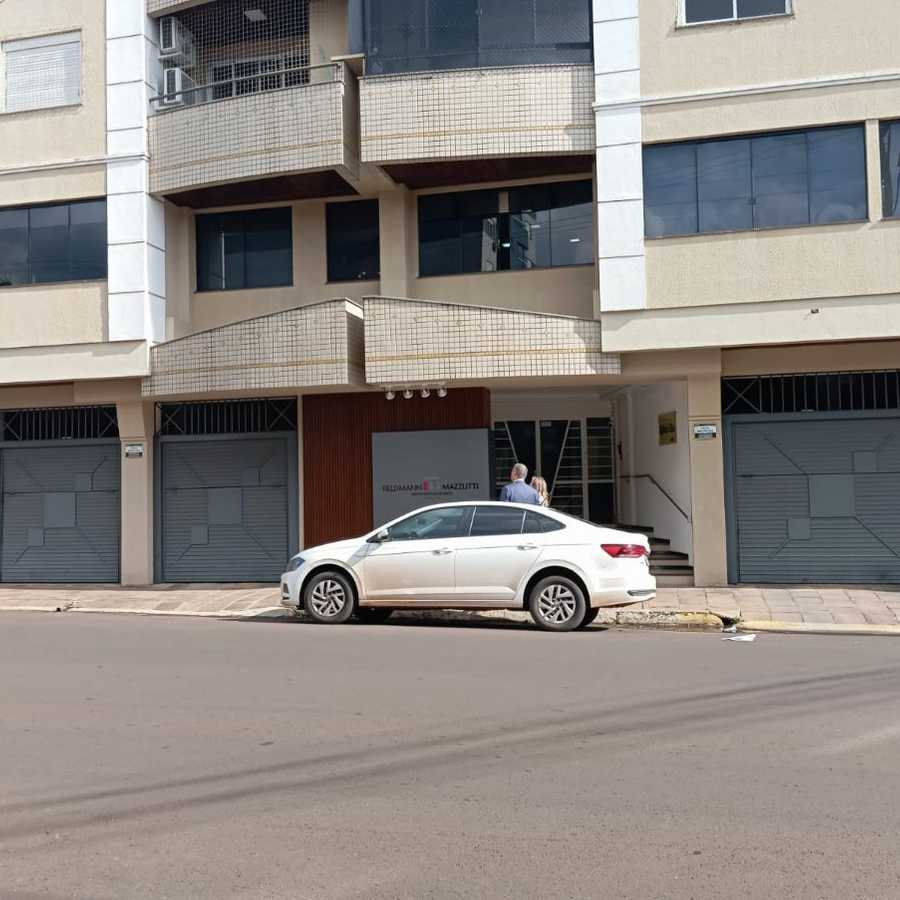 {{layout.imobiliaria.imb_razaosocial}}