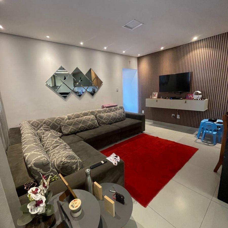 {{layout.imobiliaria.imb_razaosocial}}