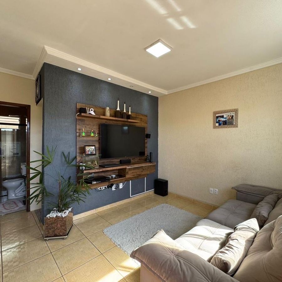 {{layout.imobiliaria.imb_razaosocial}}
