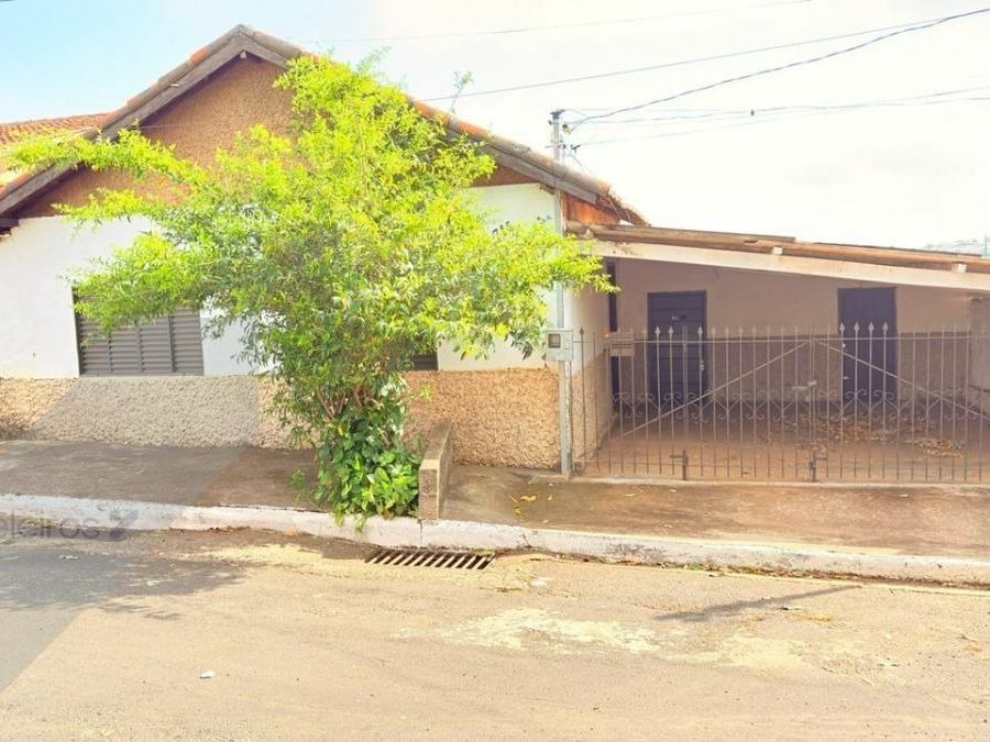 {{layout.imobiliaria.imb_razaosocial}}