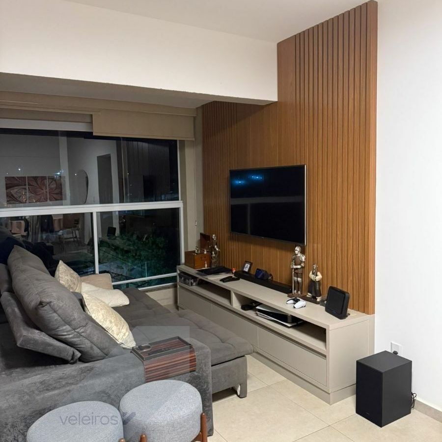 {{layout.imobiliaria.imb_razaosocial}}