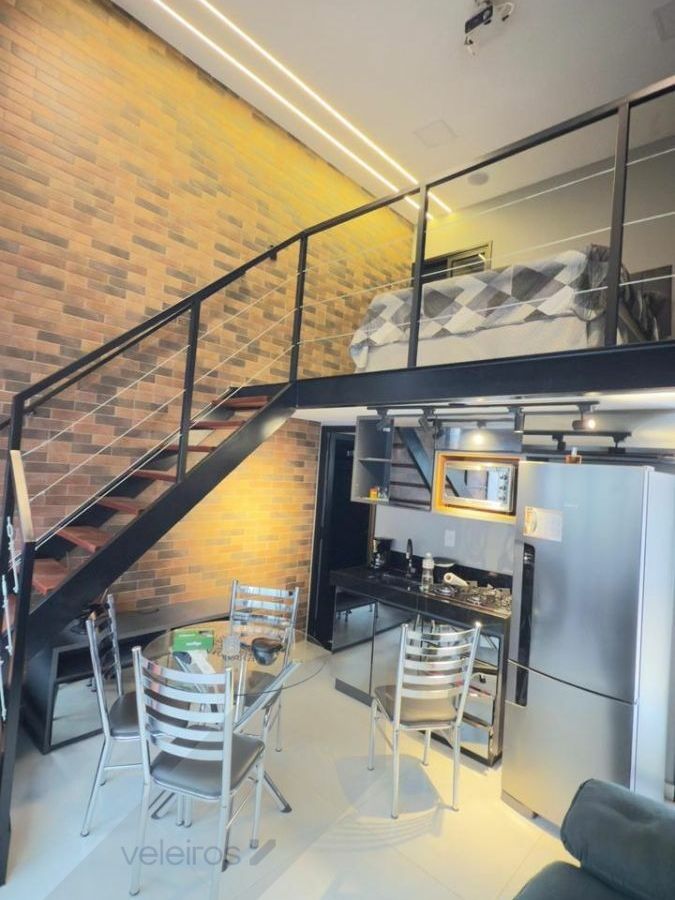 {{layout.imobiliaria.imb_razaosocial}}